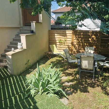 Appartement Independant Dans Maison Avec Jardinet, Au Calme Sérézin-du-Rhône Exteriör bild
