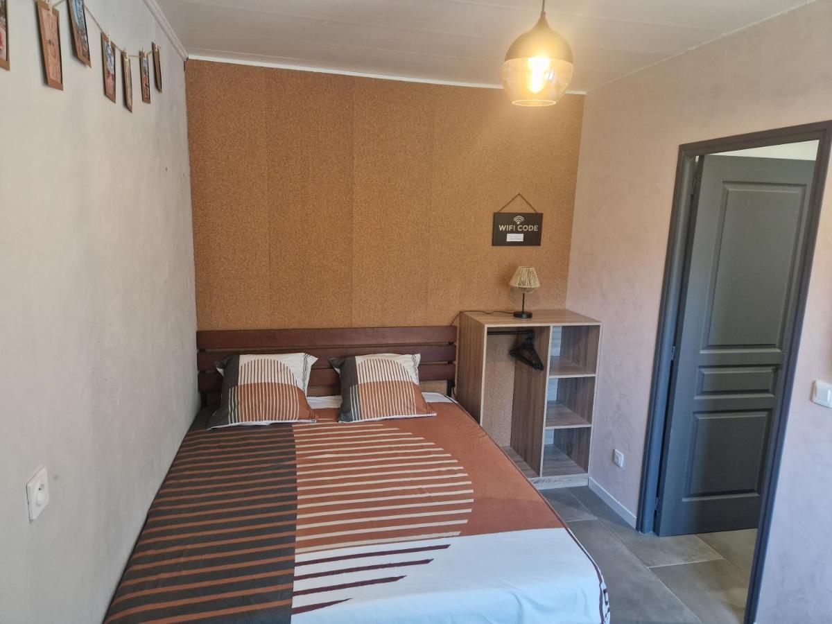Appartement Independant Dans Maison Avec Jardinet, Au Calme Sérézin-du-Rhône Exteriör bild