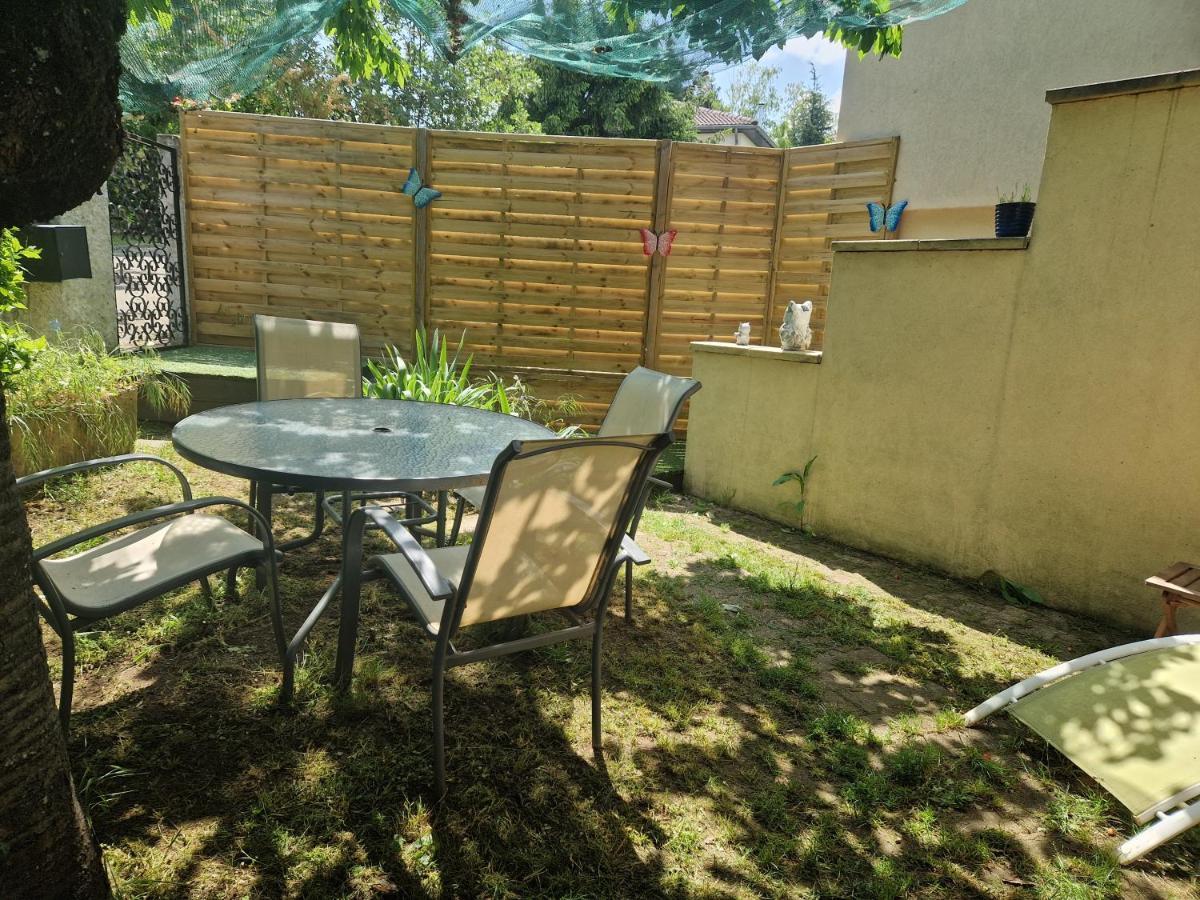 Appartement Independant Dans Maison Avec Jardinet, Au Calme Sérézin-du-Rhône Exteriör bild